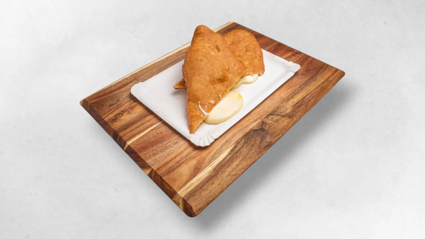 Langos gefüllt mit Käse